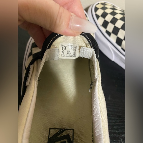 🔥Used Vans black and white checkered- W-10 M- 8.5 - Picture 9 of 12